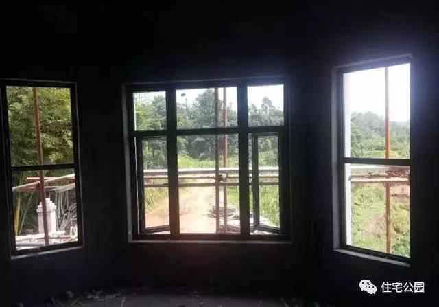 70后老夫妻合伙開(kāi)山，40萬(wàn)為兒子建棟獨(dú)一無(wú)二的2層婚房！