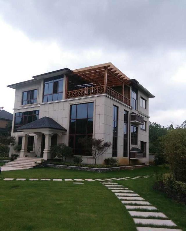 有錢不投資房產(chǎn)，卻回鄉(xiāng)下建別墅，是不是傻