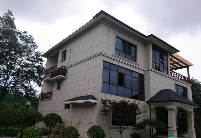 有錢不投資房產(chǎn)，卻回鄉(xiāng)下建別墅，是不是傻