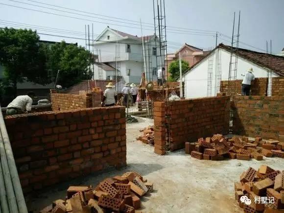 經(jīng)濟(jì)實(shí)用！這款農(nóng)村別墅融合現(xiàn)代與傳統(tǒng)美（附實(shí)拍）