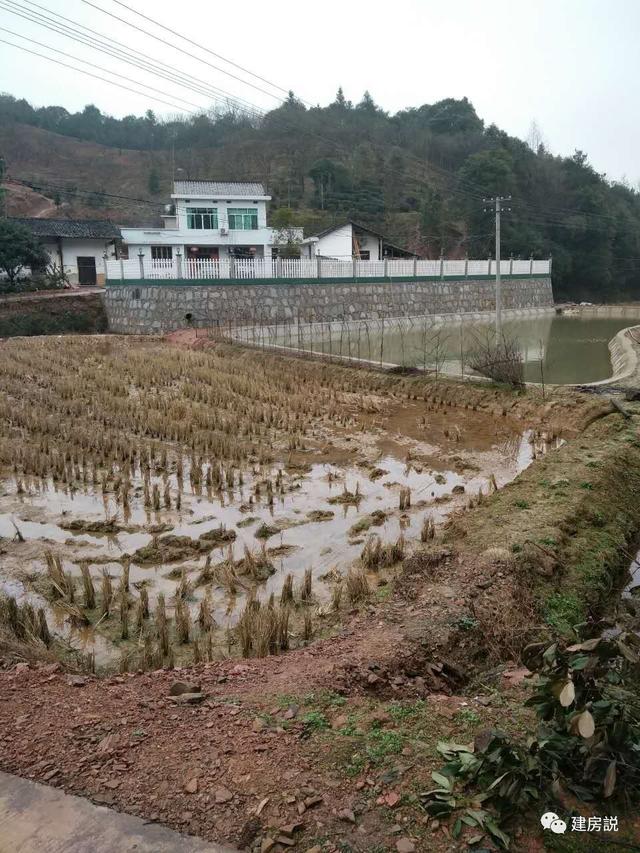 湖南長(zhǎng)沙兩層農(nóng)村老房子舊顏換新貌，顏值大漲直逼農(nóng)村別墅