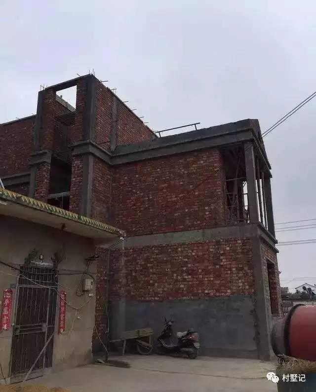 曬一曬咱村新蓋的三層別墅，是整個村最豪華的