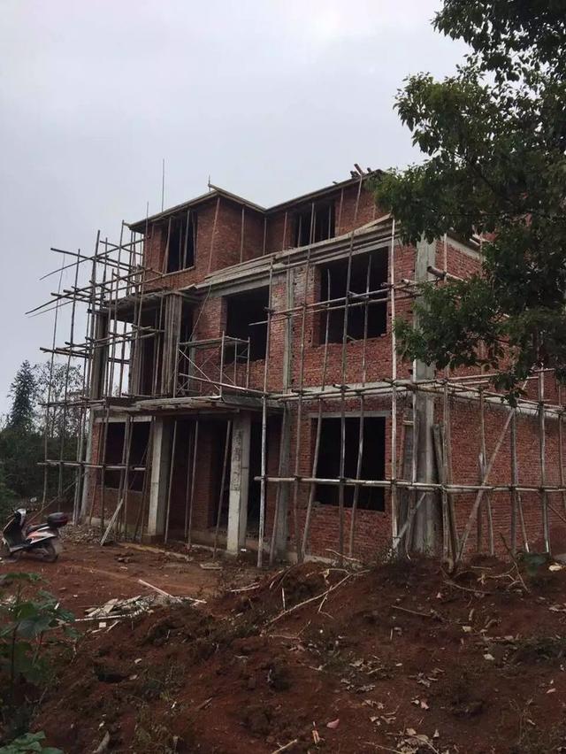 11.5米×10.5米自建小別墅建成，終于實(shí)現(xiàn)父母多年的心愿