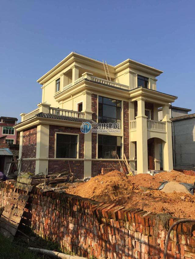 三層落地窗小別墅，這建出來的效果沒得挑，30萬就可以建