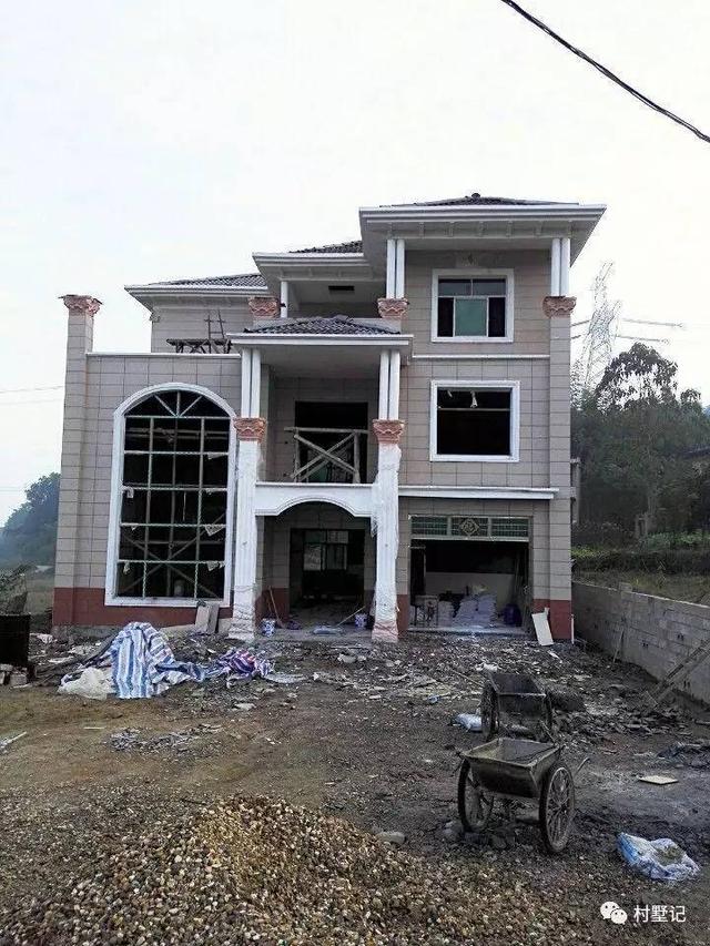 大氣漂亮！湖南網(wǎng)友30萬搞定三層農(nóng)村別墅令全村人羨慕