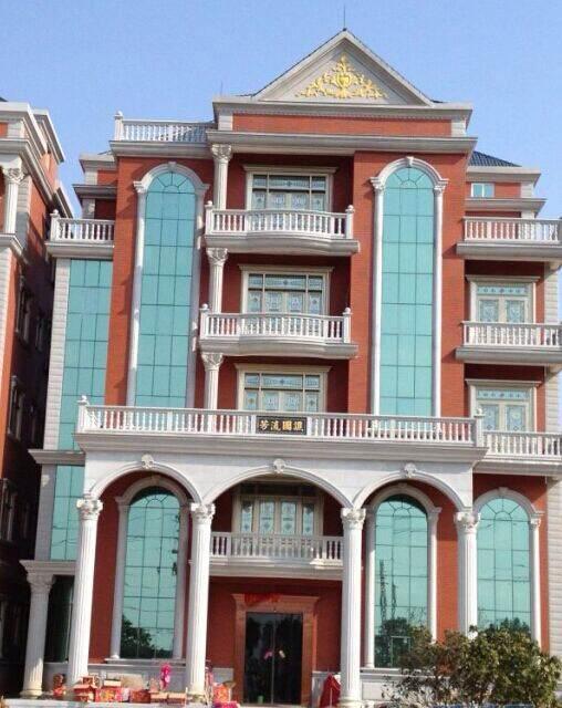 借錢(qián)也要建別墅，農(nóng)村建房這樣攀比值不值