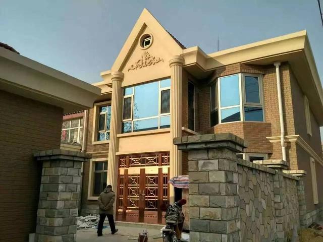 為什么蓋房子一定要把大門做好？看了這15棟別墅你懂了嗎？