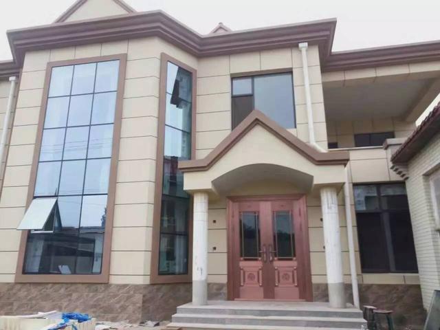 為什么蓋房子一定要把大門做好？看了這15棟別墅你懂了嗎？