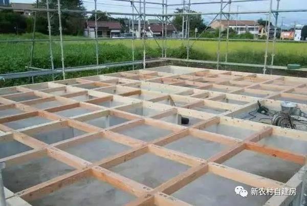 實(shí)拍日本人建房過(guò)程，不用一磚一瓦能抗8級(jí)地震