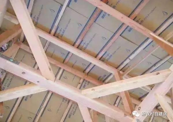 實(shí)拍日本人建房過(guò)程，不用一磚一瓦能抗8級(jí)地震