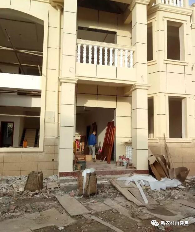 65建兄弟雙拼別墅，重回農(nóng)村，只為父母的期盼