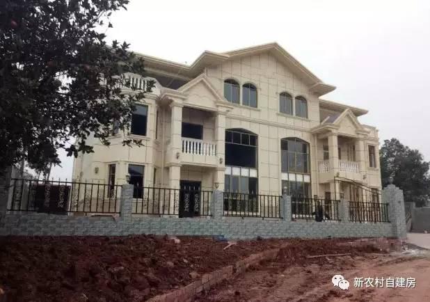 65建兄弟雙拼別墅，重回農(nóng)村，只為父母的期盼