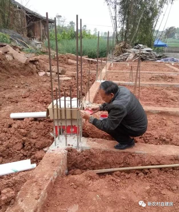 65建兄弟雙拼別墅，重回農(nóng)村，只為父母的期盼