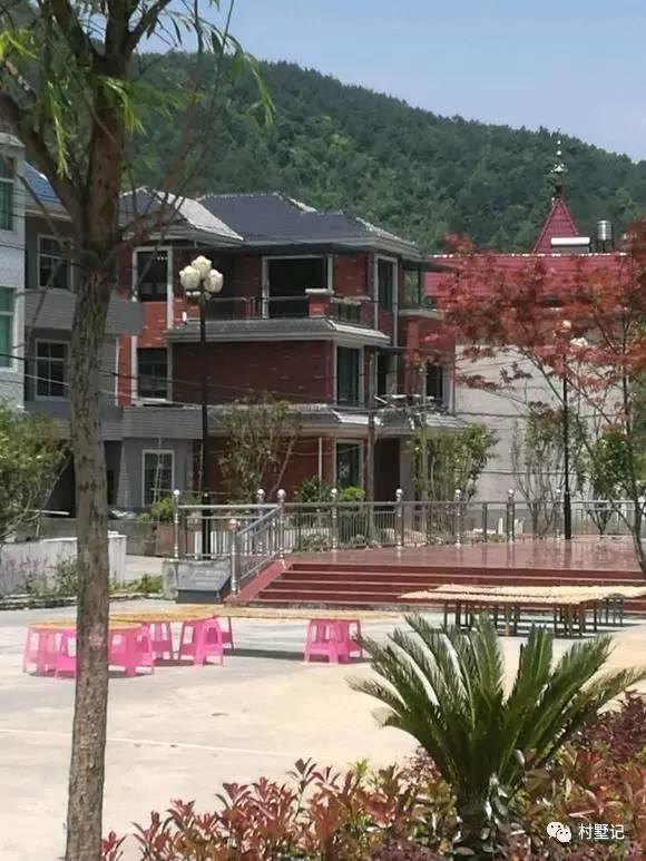 三層的農(nóng)村別墅，這樣裝修便宜又美觀