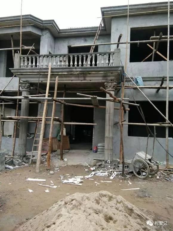 湖北網(wǎng)友曬二層農(nóng)村別墅，說(shuō)農(nóng)村人沒(méi)品味的打臉了（附圖紙）