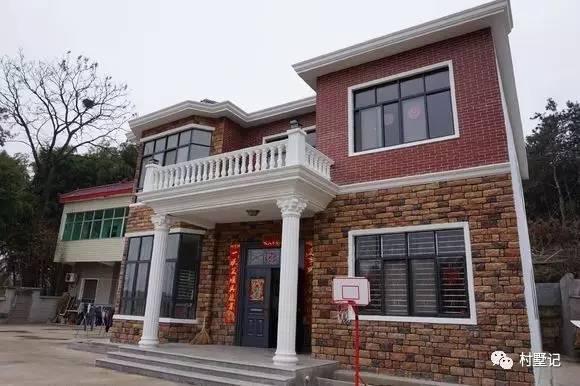 湖北網(wǎng)友曬二層農(nóng)村別墅，說(shuō)農(nóng)村人沒(méi)品味的打臉了（附圖紙）