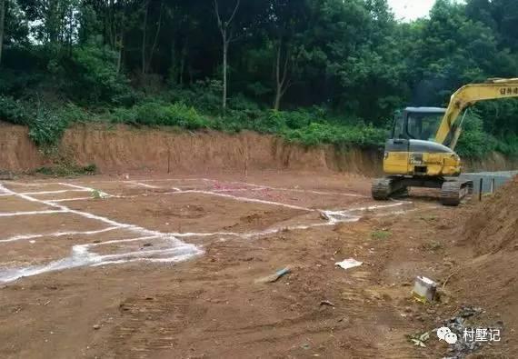 網(wǎng)友直播建房過(guò)程，高顏值農(nóng)村別墅秒殺商品房