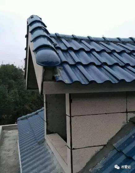 網(wǎng)友直播建房過(guò)程，高顏值農(nóng)村別墅秒殺商品房