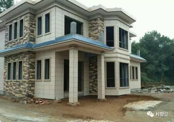 網(wǎng)友直播建房過(guò)程，高顏值農(nóng)村別墅秒殺商品房