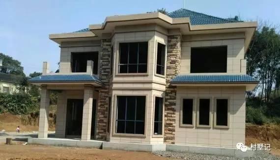 網(wǎng)友直播建房過(guò)程，高顏值農(nóng)村別墅秒殺商品房