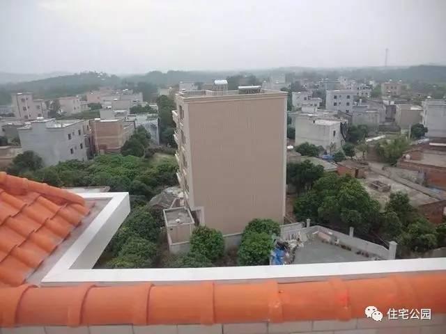 我們村首富的房子是這樣的，你們村呢？