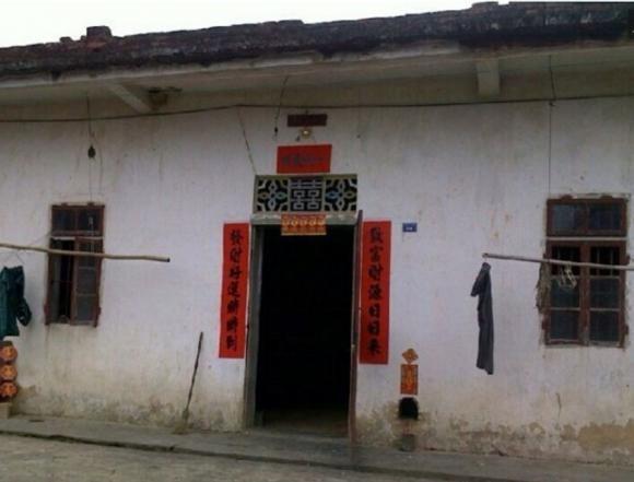 第一次帶女朋友回家嚇跑了丈母娘，小伙花15萬把老屋變豪宅