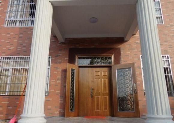 第一次帶女朋友回家嚇跑了丈母娘，小伙花15萬把老屋變豪宅