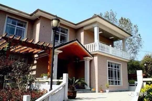 實拍農(nóng)村自建別墅，城里人看完都大跌眼鏡