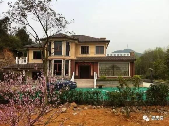 實拍農(nóng)村自建別墅，城里人看完都大跌眼鏡