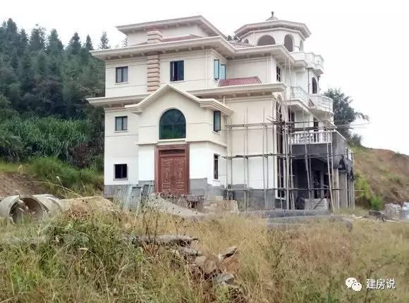 土豪網(wǎng)友建歐式農(nóng)村別墅，施工水平高，漂亮堪比城堡