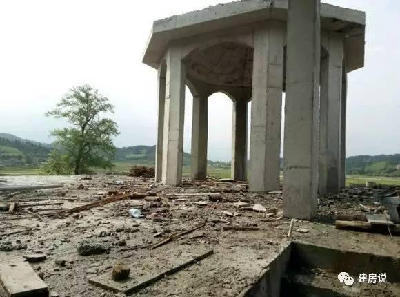 土豪網(wǎng)友建歐式農(nóng)村別墅，施工水平高，漂亮堪比城堡