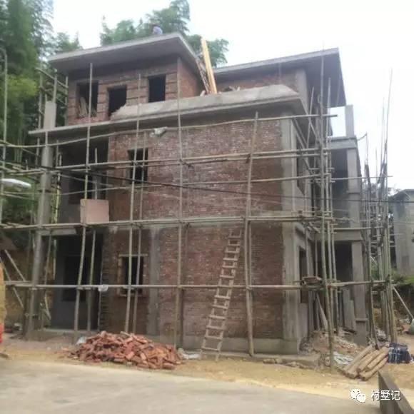 比效果圖還好看，這套建好的三層農(nóng)村別墅逆天了