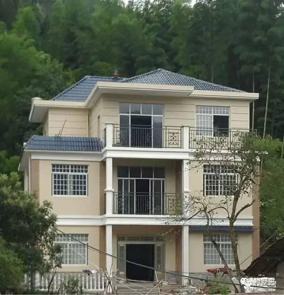 比效果圖還好看，這套建好的三層農(nóng)村別墅逆天了