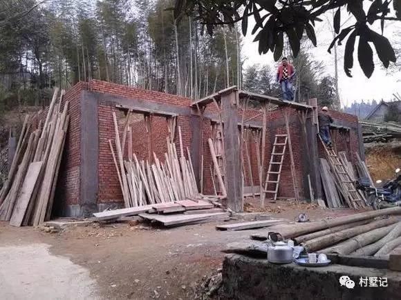 比效果圖還好看，這套建好的三層農(nóng)村別墅逆天了