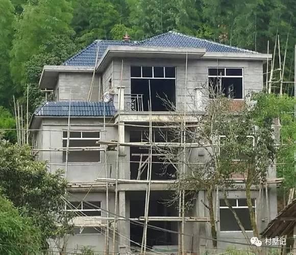 比效果圖還好看，這套建好的三層農(nóng)村別墅逆天了