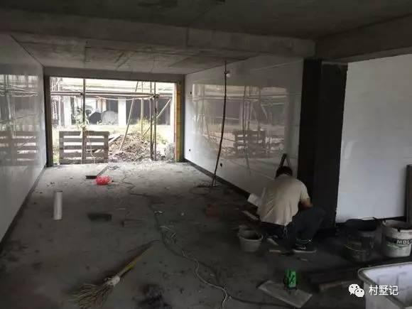 30歲兄弟倆在老家建雙拼別墅，當?shù)卣也坏奖冗@更好的