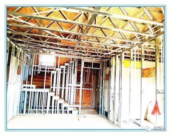 老張回農(nóng)村自己蓋了一棟別墅，花的錢讓城里人都哭了