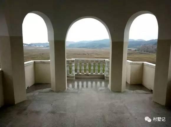 實(shí)拍江蘇網(wǎng)友自建農(nóng)村豪華別墅，雄偉大氣不輸城堡你見過嗎