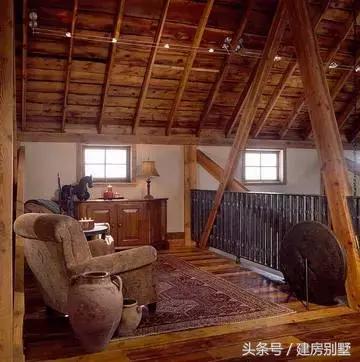 好美！平時用來放雜物的閣樓，竟然能設計的這么好看