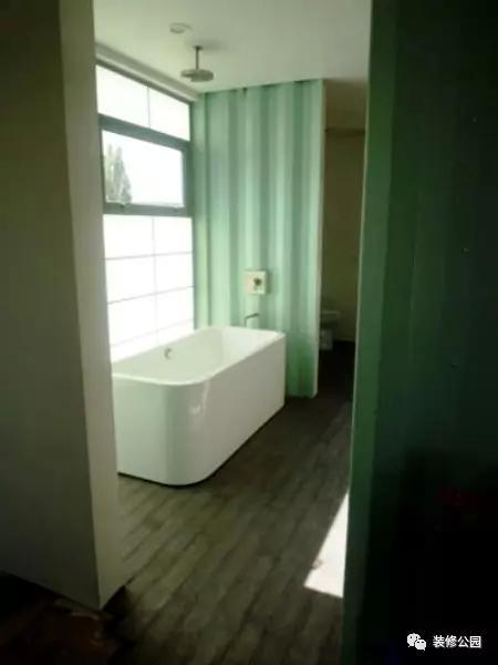 建別墅，能用集裝箱？挑空客廳都行，看看人家就知道