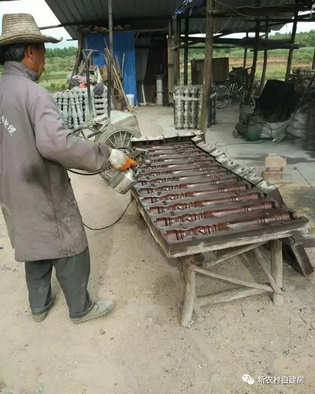 大叔60多歲創(chuàng)業(yè)賣自建房欄桿，3年賺了一棟別墅！