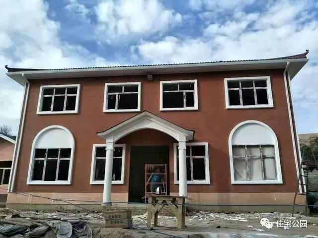 輕鋼別墅到底有什么好, 讓這個(gè)村的老百姓都搶著建? 施工隊(duì)訂單都排到了明年!