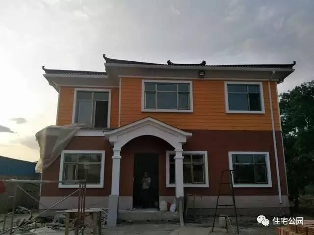 輕鋼別墅到底有什么好, 讓這個(gè)村的老百姓都搶著建? 施工隊(duì)訂單都排到了明年!