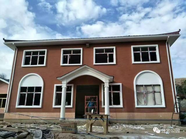 輕鋼別墅到底有什么好, 讓這個(gè)村的老百姓都搶著建? 施工隊(duì)訂單都排到了明年!
