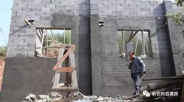 農(nóng)村的建筑施工隊，和他們建的房子