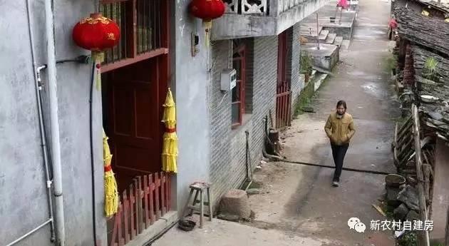 農(nóng)村的建筑施工隊，和他們建的房子