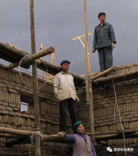 農(nóng)村的建筑施工隊，和他們建的房子