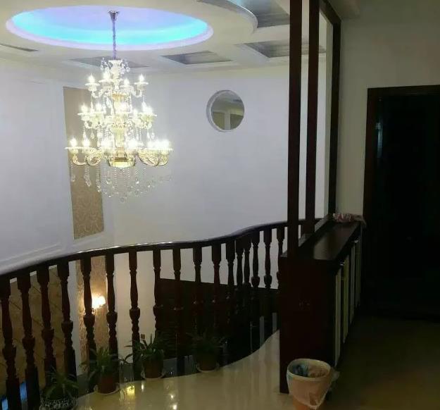 不聽媽媽的話，執(zhí)意嫁給鳳凰男，看到他們家的房子終于哭了