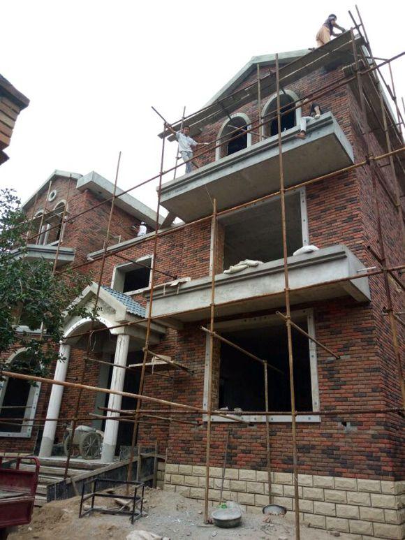 因為窮相親被嫌棄，5年后逆襲回鄉(xiāng)建豪宅