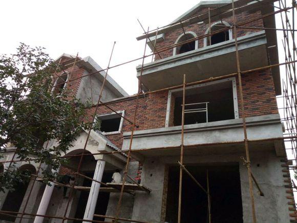 因為窮相親被嫌棄，5年后逆襲回鄉(xiāng)建豪宅